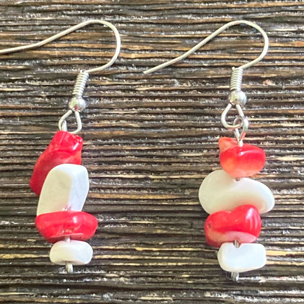 💎 (4/$30) Coral & Stone Dangle Earrings